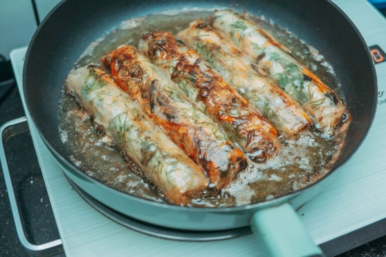 Chọn dao thớt cho người mới nấu ăn để không lẫn mùi tanh
