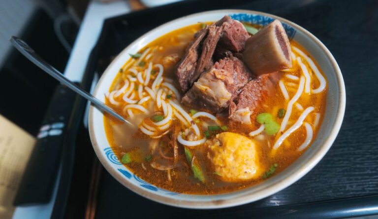 Hai chiếc thớt riêng cho đồ sống và đồ chín: tôi mua hết 220 nghìn