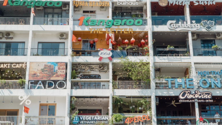 Khí công dưỡng sinh cho dân văn phòng đau cổ tay khi đánh máy