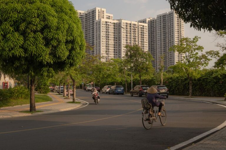 Chọn quán chay thanh tịnh cho ông bà ăn trưa, giá rõ ràng