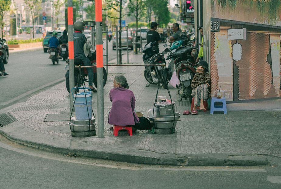 Khí công thở bụng giúp mẹ tôi bớt cứng vai gáy tại nhà
