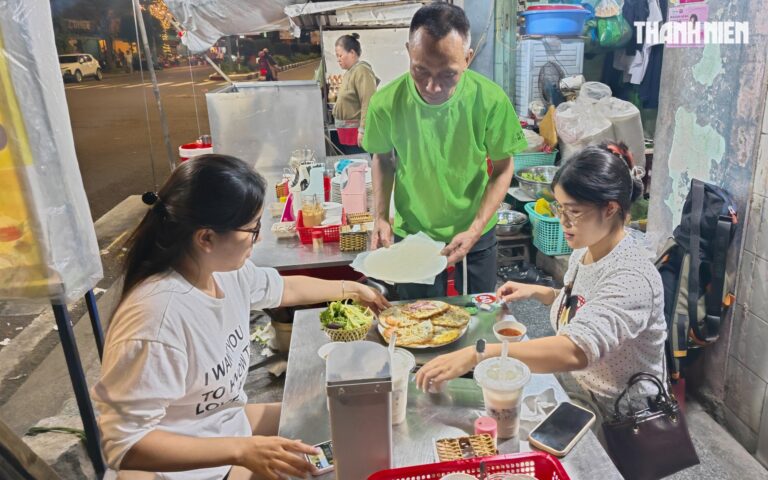 3 điều quán bánh xèo gần 60 năm ở Quy Nhơn dạy về bữa cơm nhà