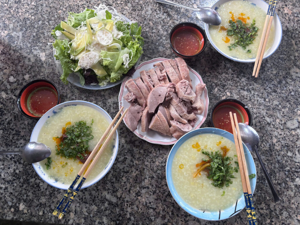 Món cháo vịt Tam Kỳ níu chân nhiều thực khách