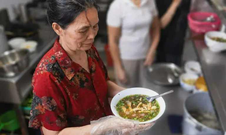 Một bát cháo lươn ở Thanh Hóa và cách cả nhà ăn chậm lại