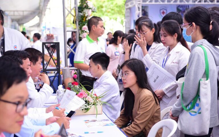TP.HCM tính chi 80 lần lương tối thiểu để kéo bác sĩ về trạm y tế